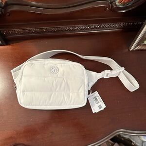 lululemon everywhere belt bag large- wunder puff
